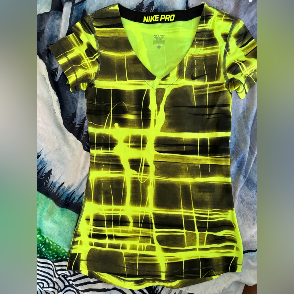 Nike Pro Vneck Short Sleeve Top